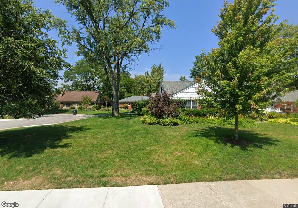 2132 Robincrest Ln, Glenview, IL 60025 - photo 1