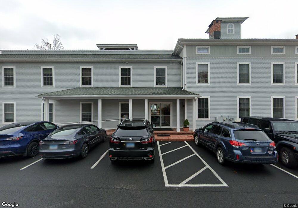 107 Church Hill Rd unit 3, Sandy Hook, CT 06482 - photo 1