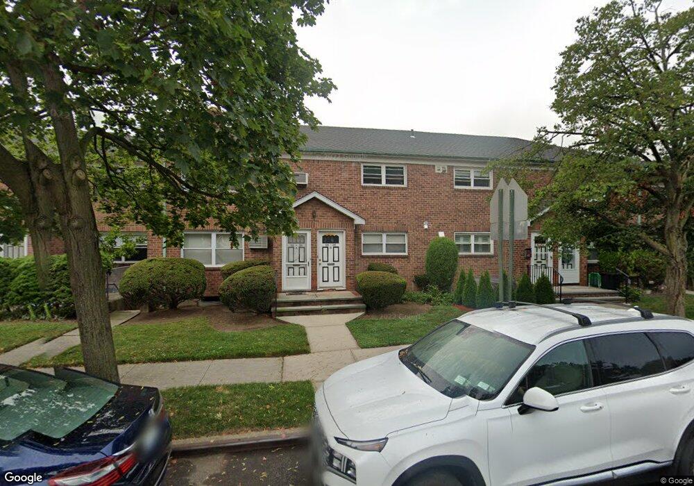 5636 Utopia Pkwy unit 1045, Fresh Meadows, NY 11365 - photo 1