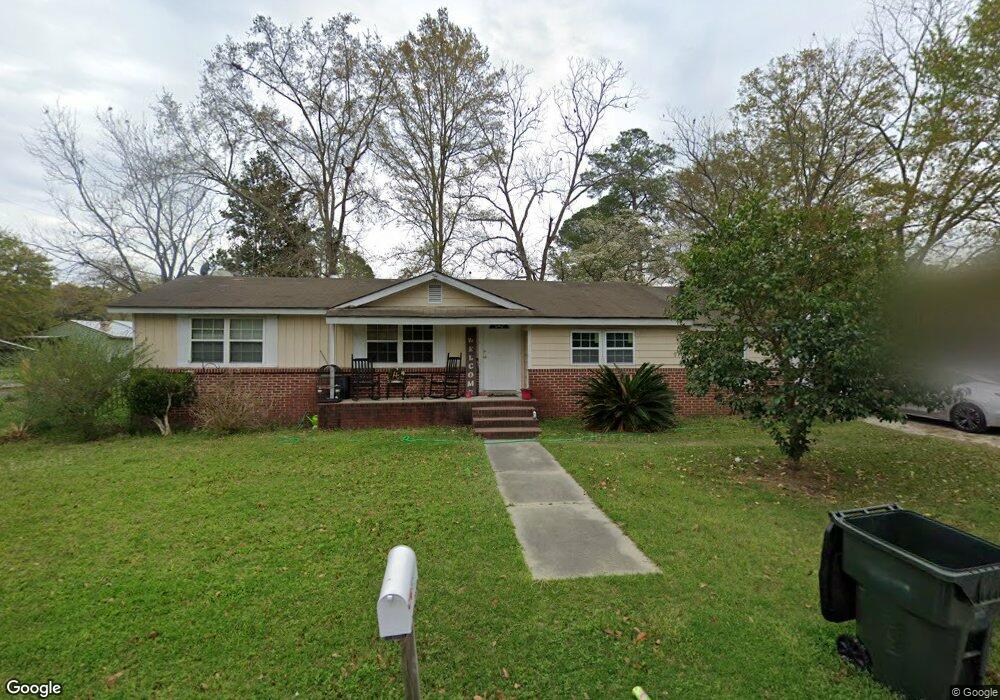 305 Perry St, Claxton, GA 30417 - photo 1