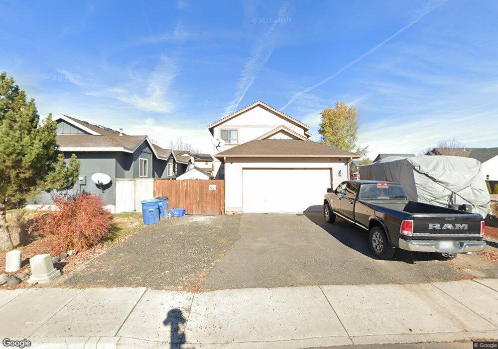 1703 NW Kingwood Ave, Redmond, OR 97756 - photo 1