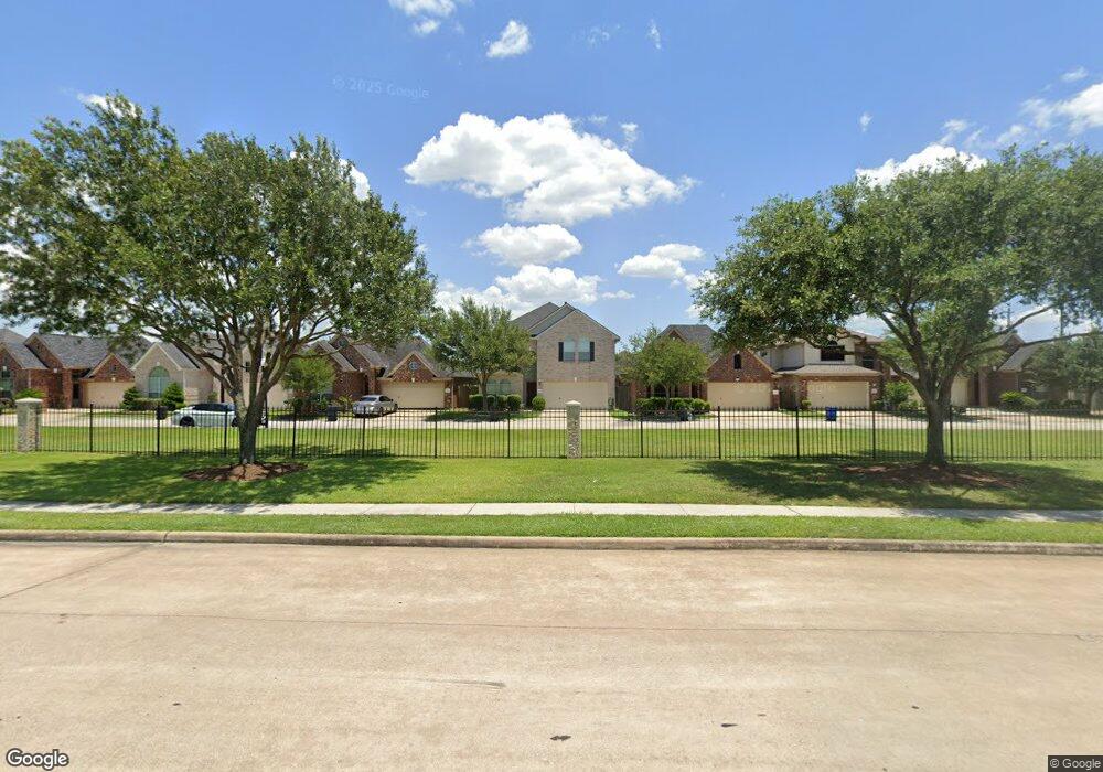 10523 Quiet Villas Ln, Houston, TX 77075 - photo 1