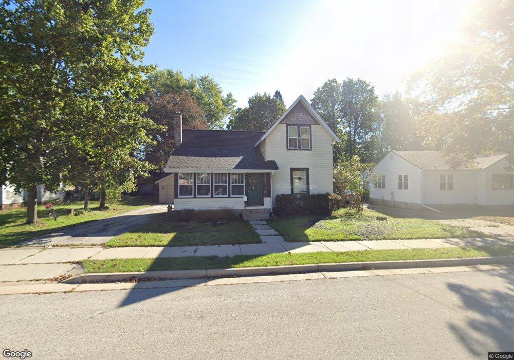 209 S Elm St, Oconomowoc, WI 53066 - photo 1