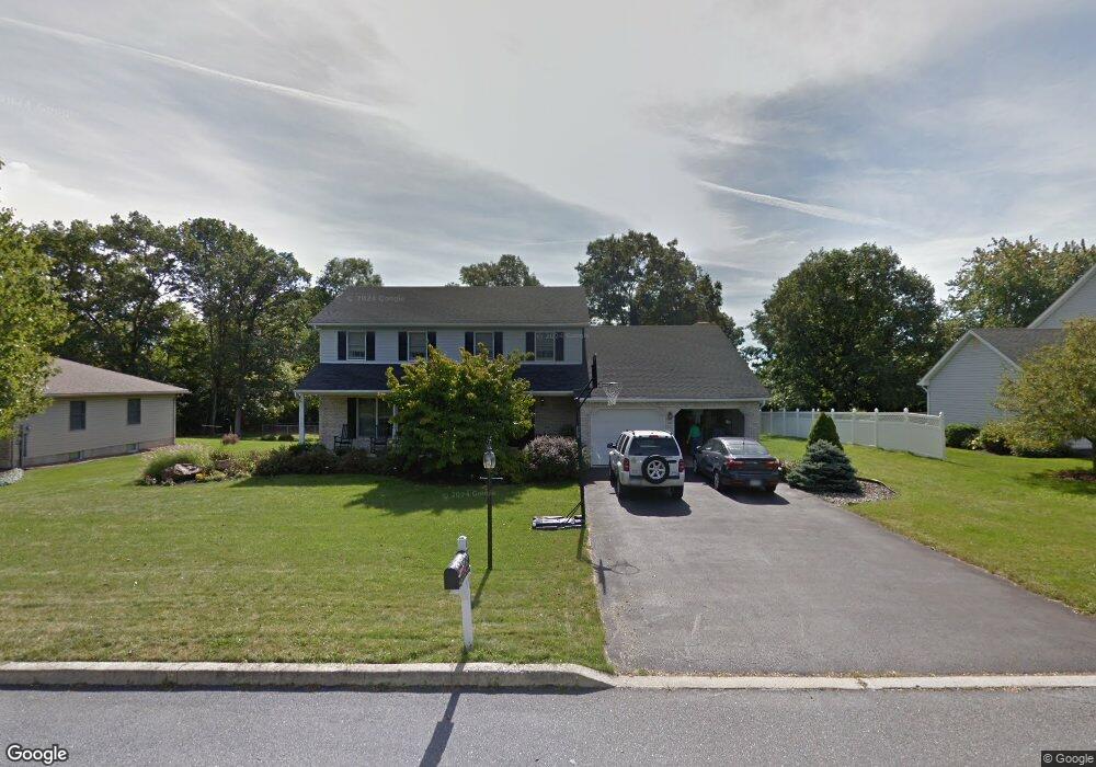 1228 Horizon Dr, Pen Argyl, PA 18072 - photo 1