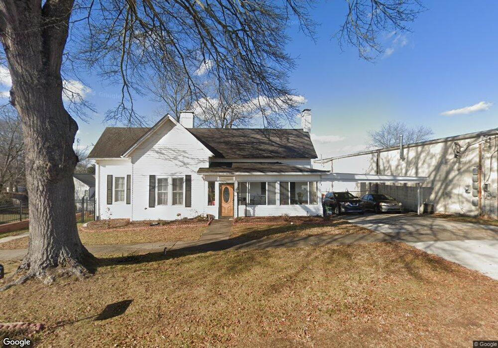 102 E Shadburn Ave, Buford, GA 30518 - photo 1