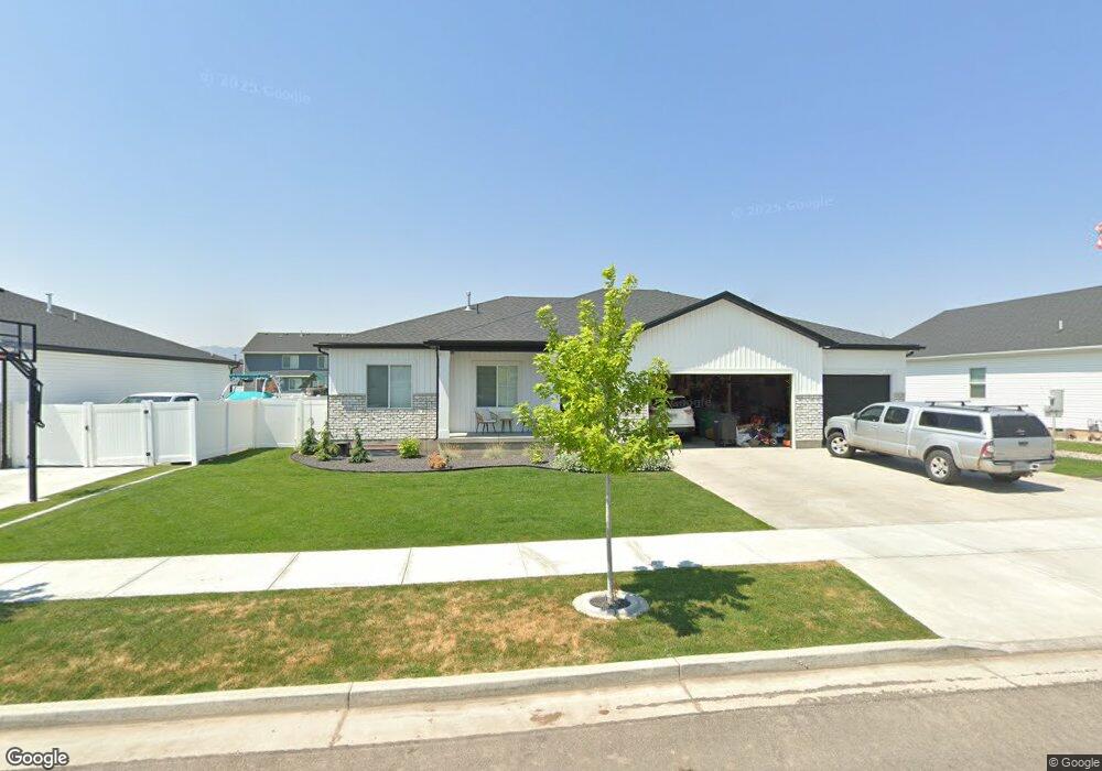 560 S 690 E, Hyrum, UT 84319 - photo 1