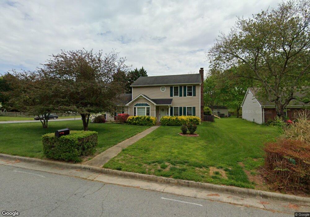 4044 Trappers Run Ct, High Point, NC 27265 - photo 1