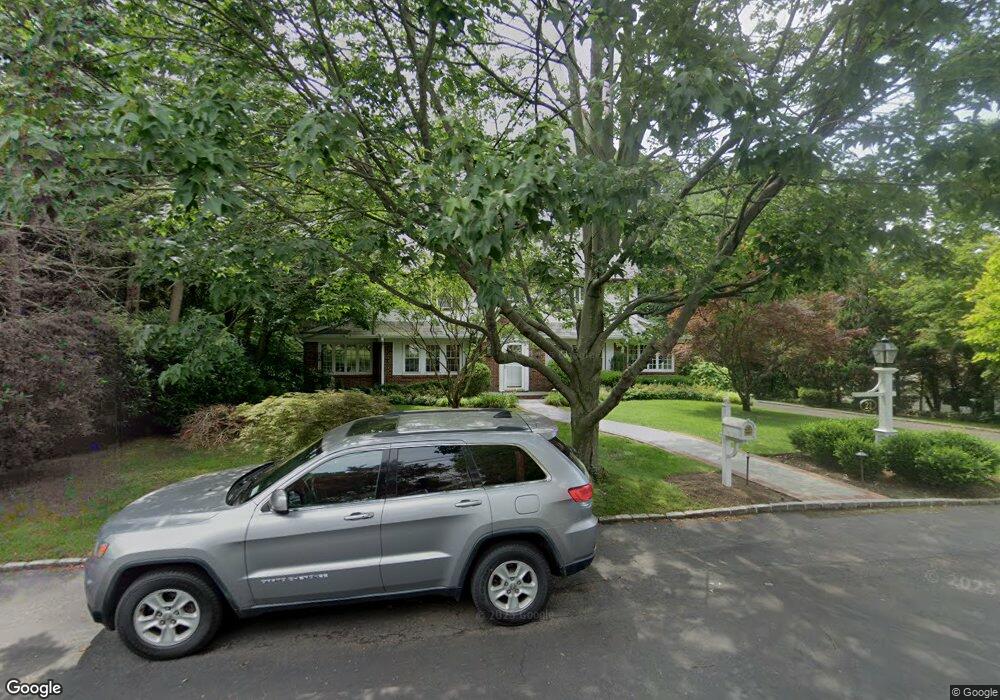 21 Janssen Dr, Manhasset, NY 11030 - photo 1