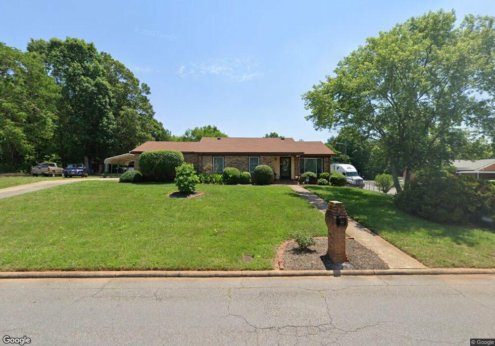 1215 Mclaughlin St, Statesville, NC 28677 - photo 1