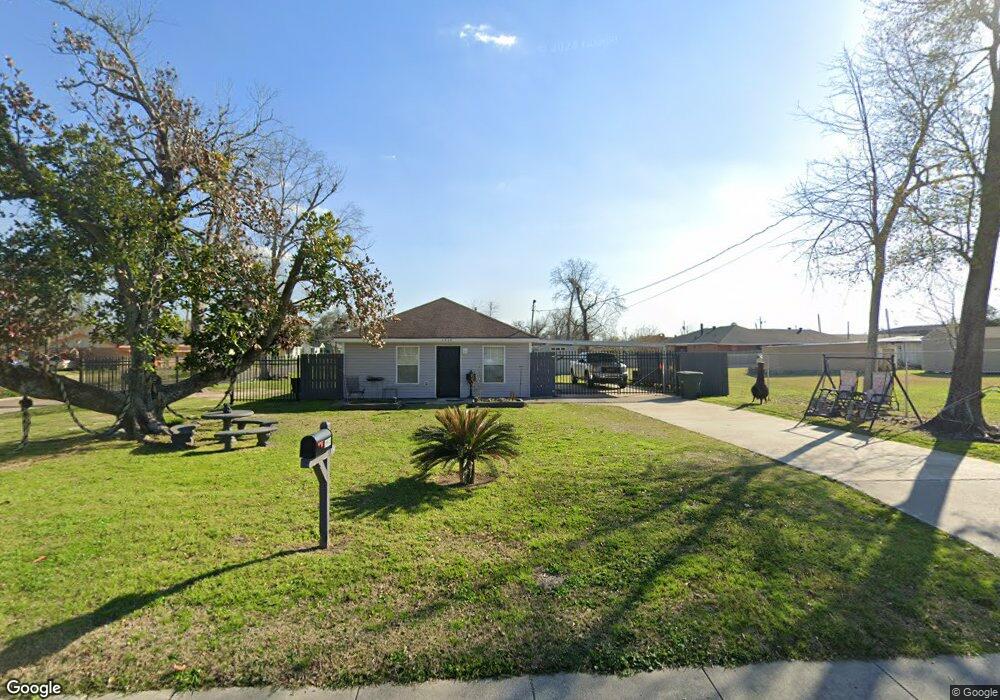 2410 Medora St, Lake Charles, LA 70601 - photo 1