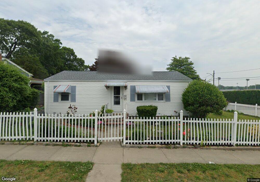 581 Maxfield St, New Bedford, MA 02740 - photo 1