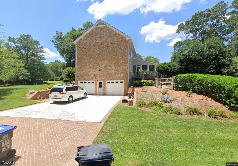 10520 Roxburgh Ln, Roswell, GA 30076 - photo 1