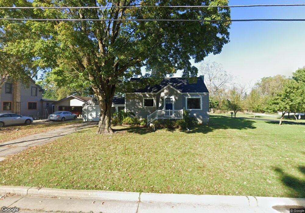 340 S Elm St, Oconomowoc, WI 53066 - photo 1