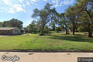 601 E 9th St, Harper, KS 67058
