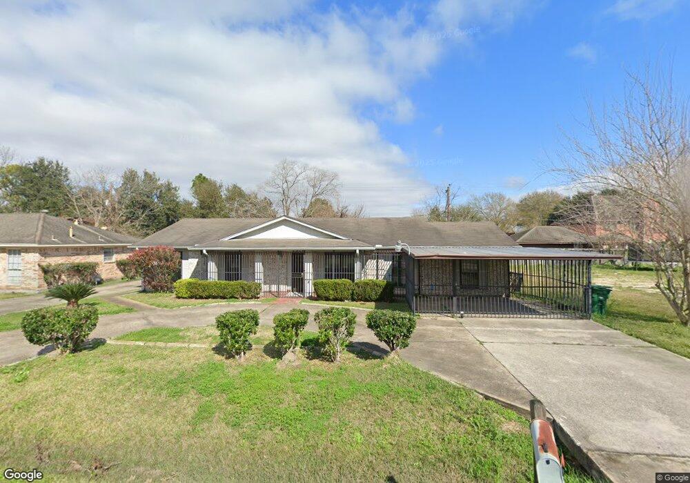 2914 Ellington St, Houston, TX 77088 - photo 1