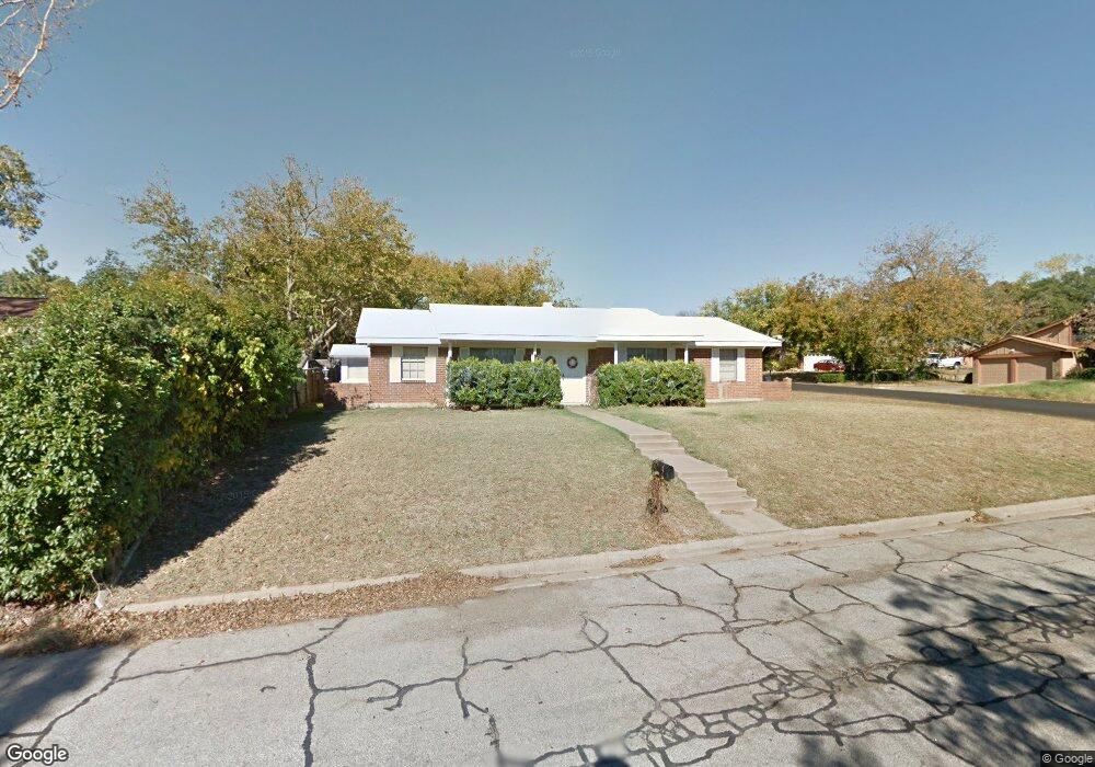 1102 Vivienne St, Weatherford, TX 76086 - photo 1