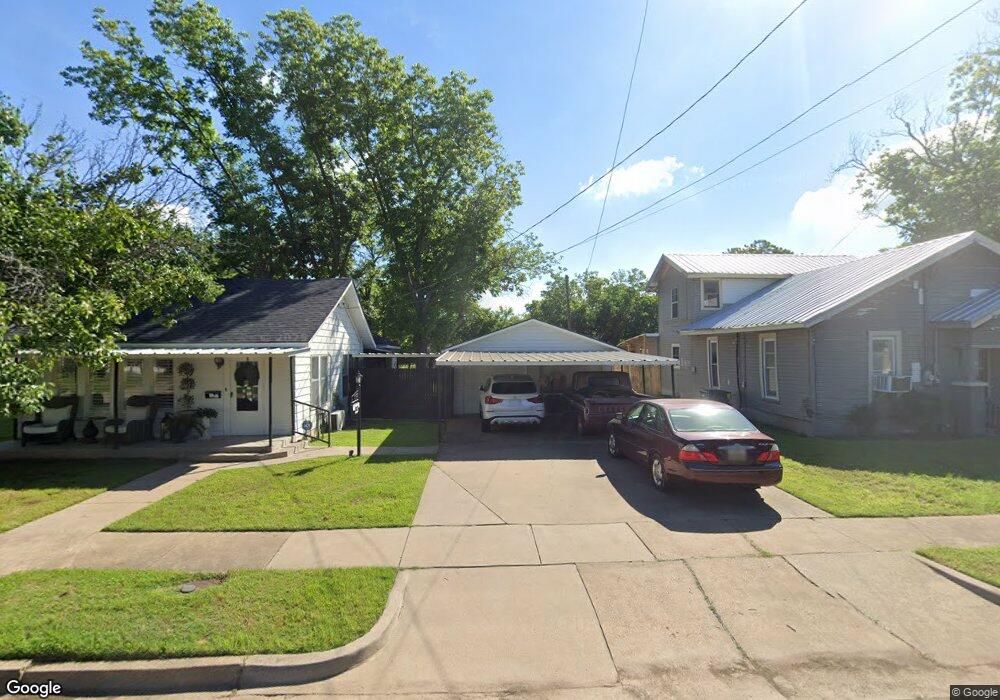 312 N Pendell Ave, Cleburne, TX 76033 - photo 1