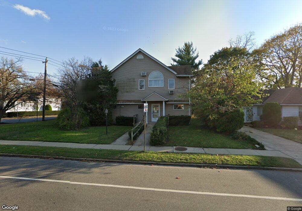 434 Foxhurst Rd unit 2nd Fl, Oceanside, NY 11572 - photo 1