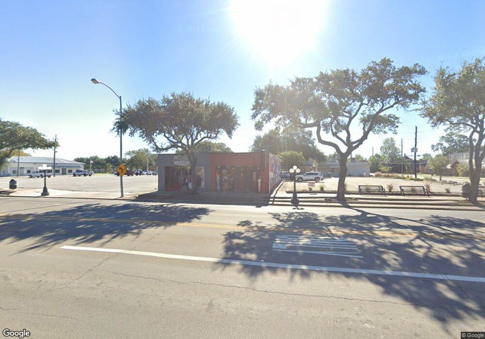 215 W Main St, Tomball, TX 77375 - photo 1