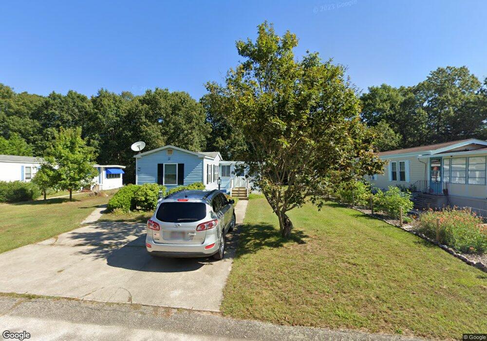 19 Holiday Ct, Wakefield, RI 02879 - photo 1