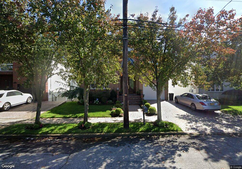 82 Sinclair Ave, Staten Island, NY 10312 - photo 1