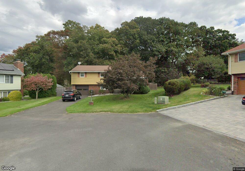 35 Coach Dr, Waterbury, CT 06708 - photo 1