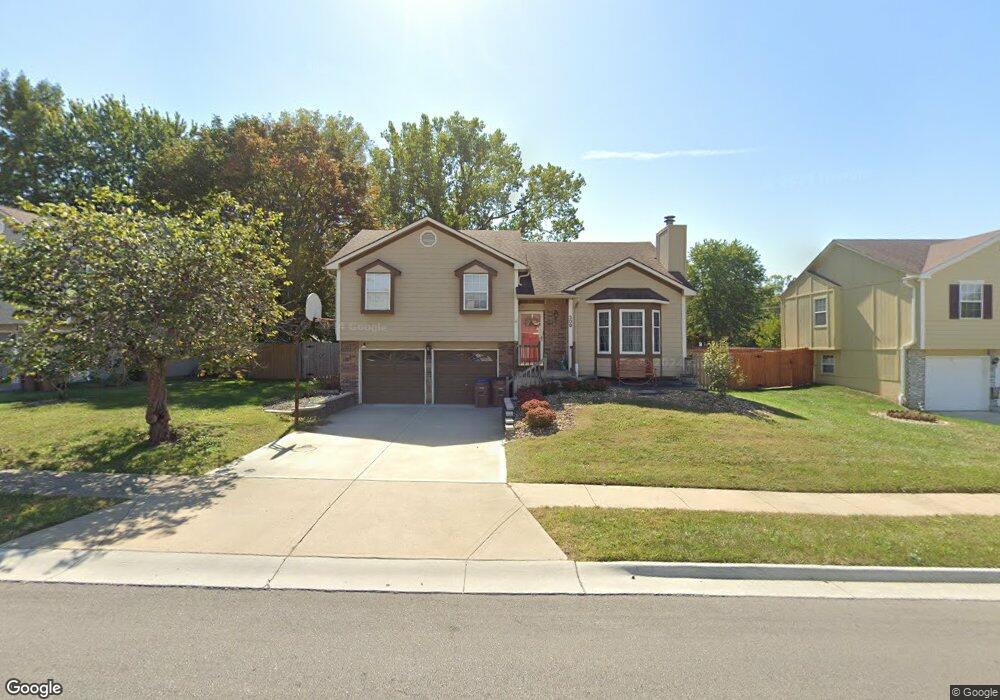 309 W Calico Dr, Raymore, MO 64083 - photo 1