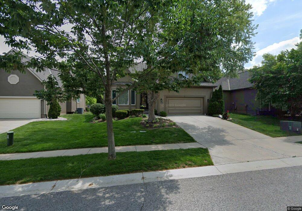 9831 Vista Dr, Lenexa, KS 66220 - photo 1