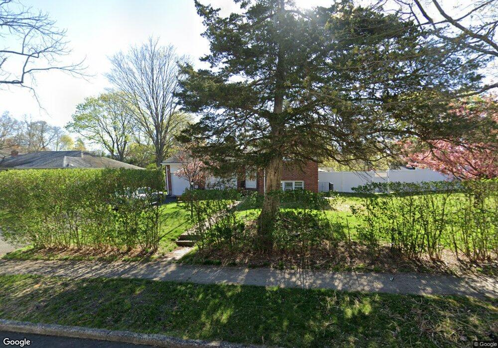 15 Yates Ave, ComMacK, NY 11725 - photo 1