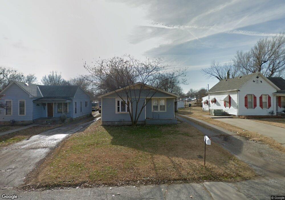 1422 Stevens Ave, Parsons, KS 67357 - photo 1