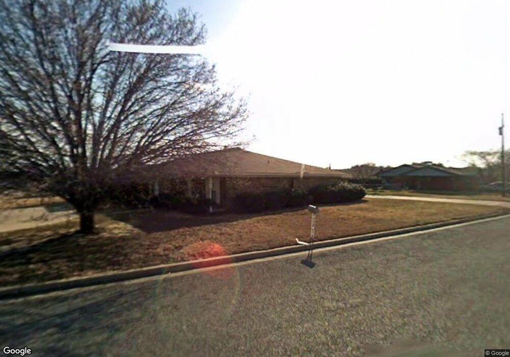 818 Sylvia St, Weatherford, TX 76086 - photo 1