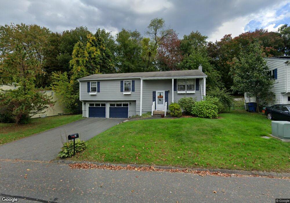 81 Meadowlark Dr, Waterbury, CT 06708 - photo 1