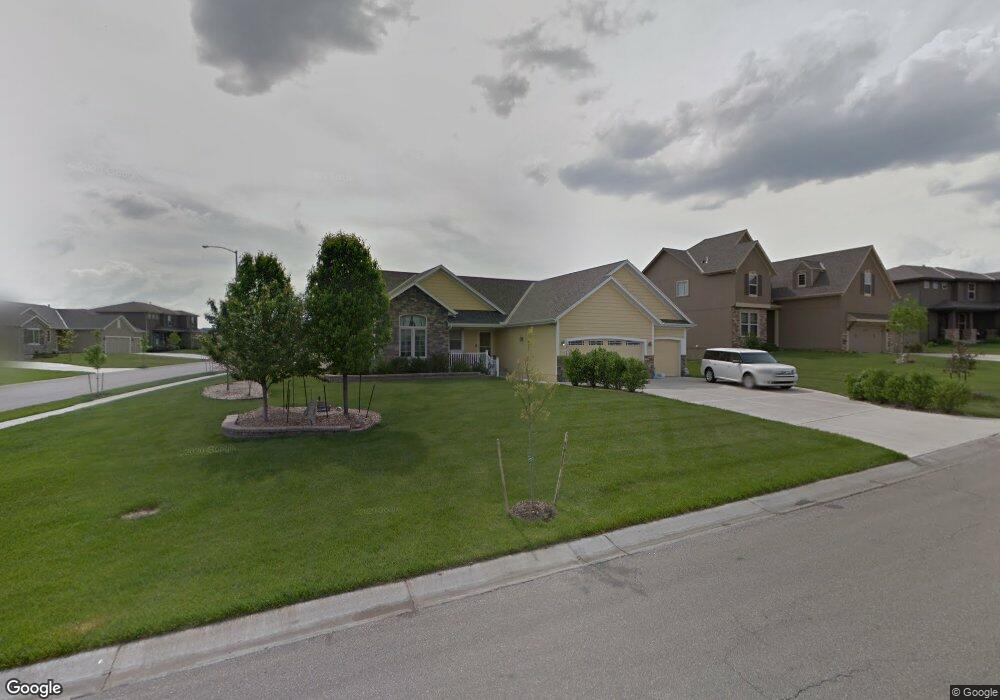 19926 Balsam St, Spring Hill, KS 66083 - photo 1