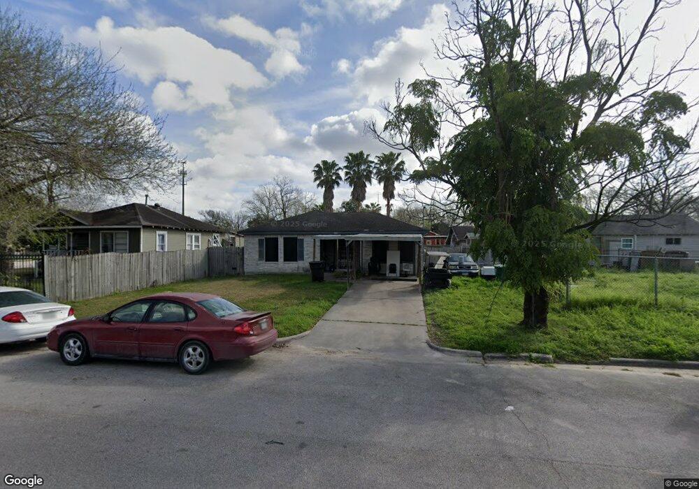 5704 Clement St, Houston, TX 77026 - photo 1