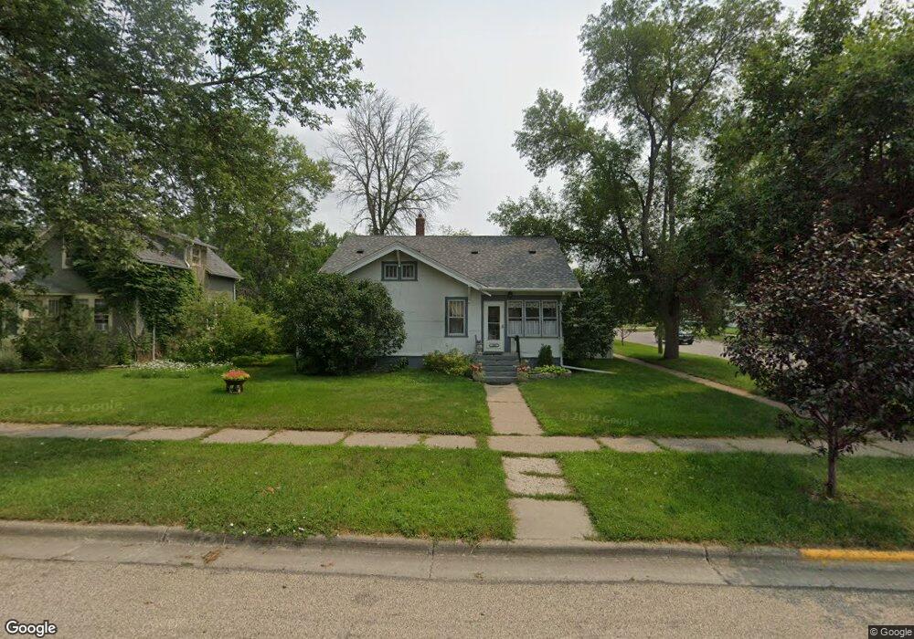 302 7th Ave NE, Jamestown, ND 58401 - photo 1