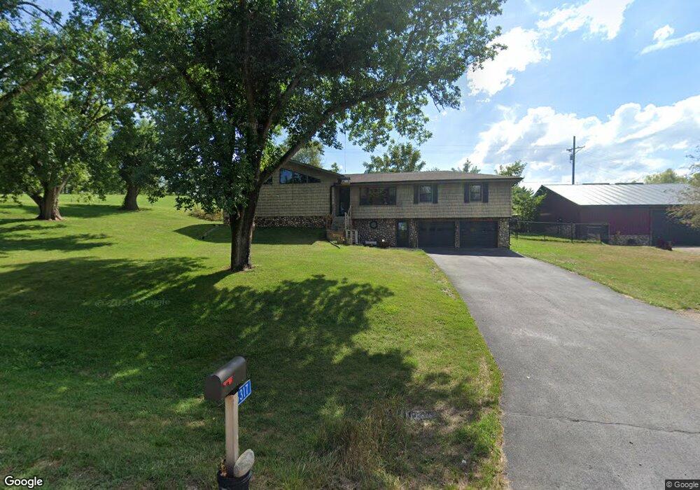 6317 Berry Rd SE, Cedar Rapids, IA 52403 - photo 1