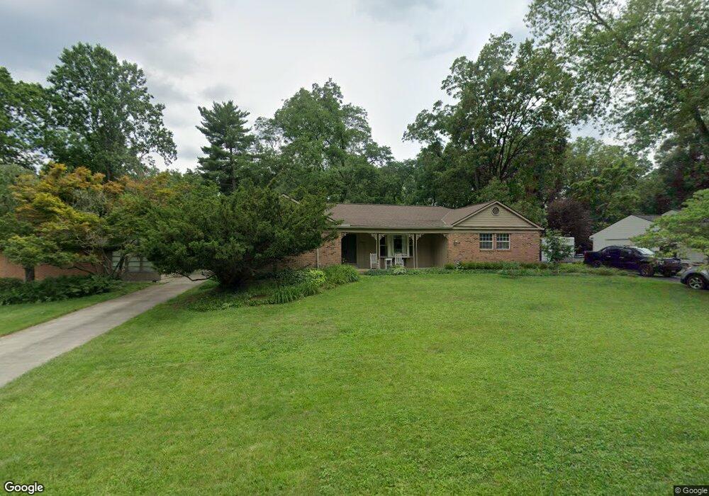 1055 Beechview Dr S, Worthington, OH 43085 - photo 1