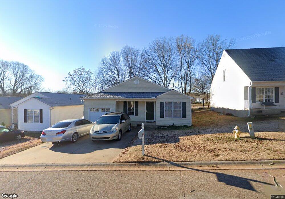 412 Clark Glen Dr, Inman, SC 29349 - photo 1