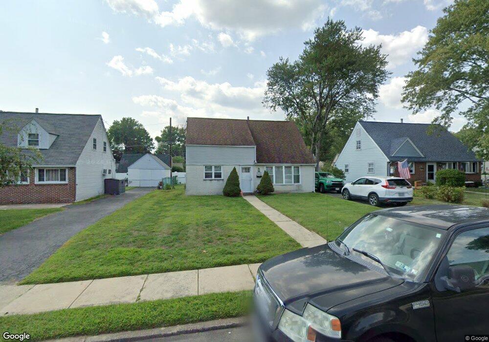 853 Bobwhite Ln, Secane, PA 19018 - photo 1