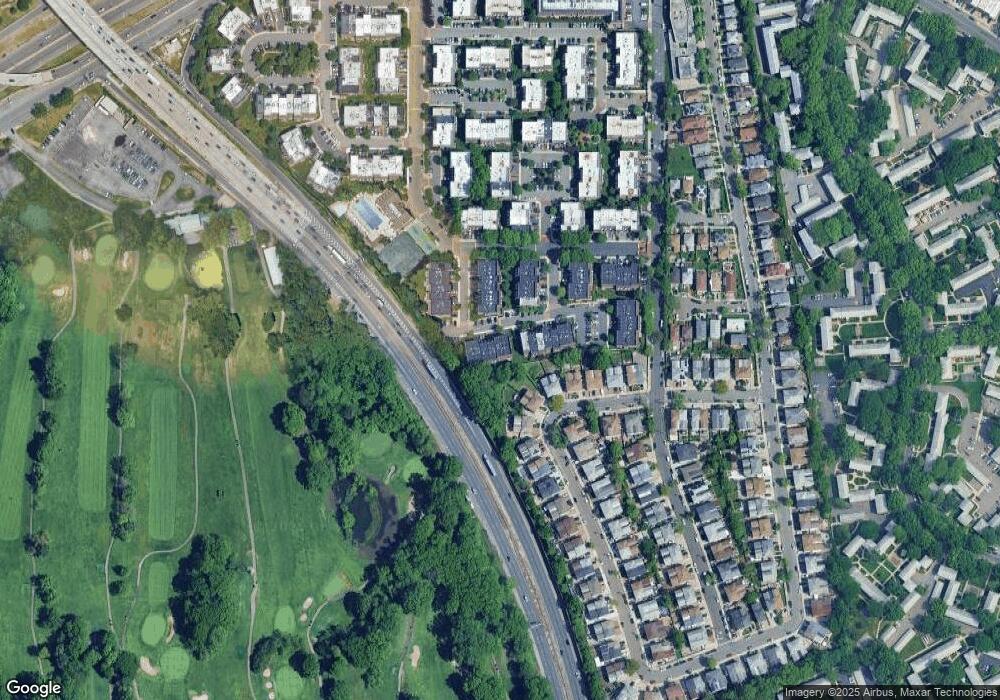 20716 Jordan Dr unit 16901, Bayside, NY 11360 - photo 1