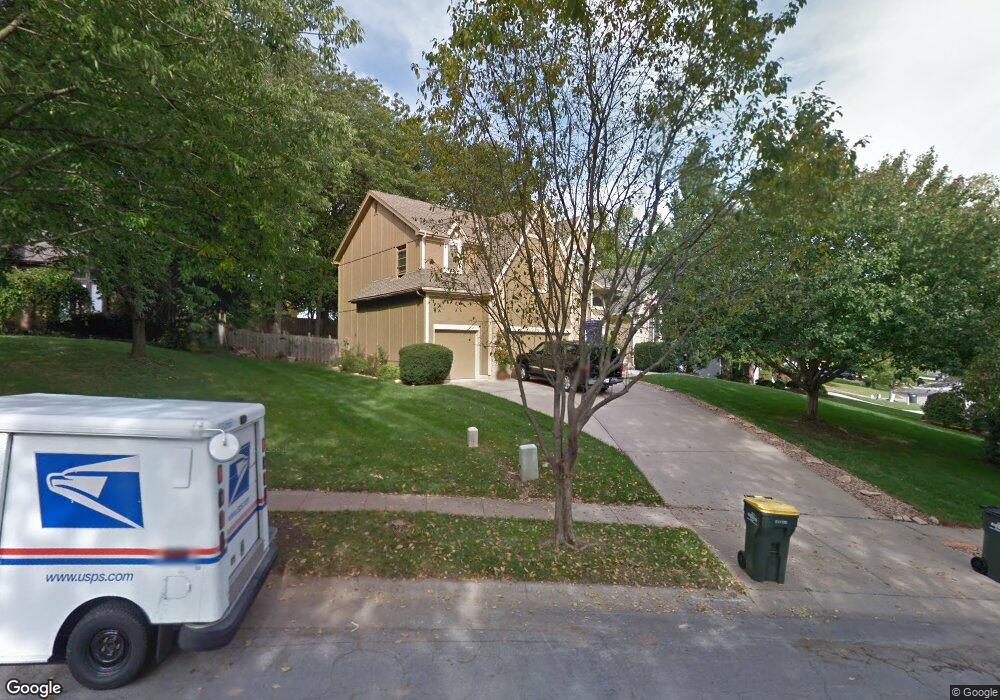 7834 Oakview Ln, Shawnee, KS 66216 - photo 1