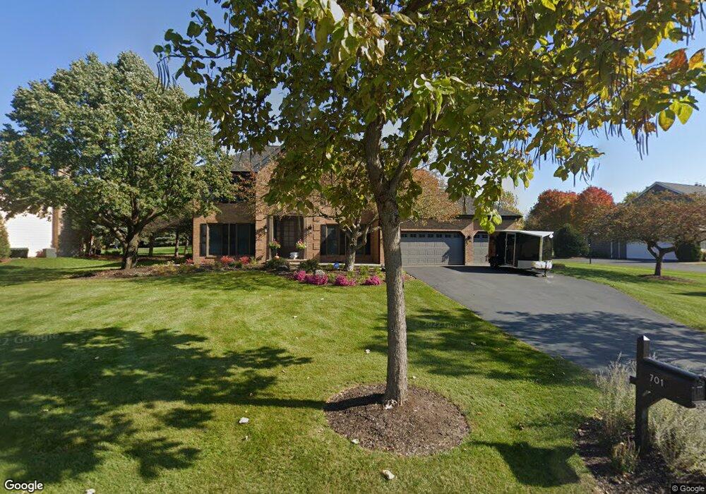 701 Fairway View Dr, Algonquin, IL 60102 - photo 1