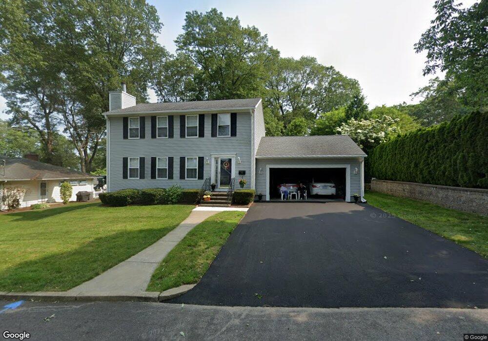 70 Glenmere Dr, Cranston, RI 02920 - photo 1