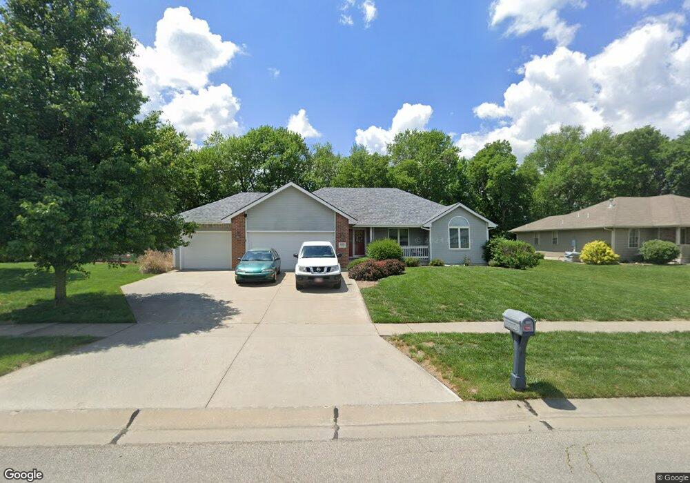 4815 SW Misty Harbor Ave, Topeka, KS 66610 - photo 1