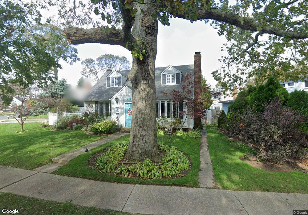 1006 Robin Rd, Franklin Square, NY 11010 - photo 1