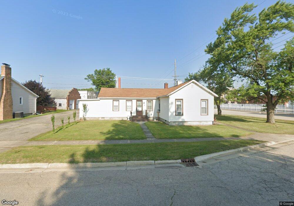 2 Oak St, Three Oaks, MI 49128 - photo 1