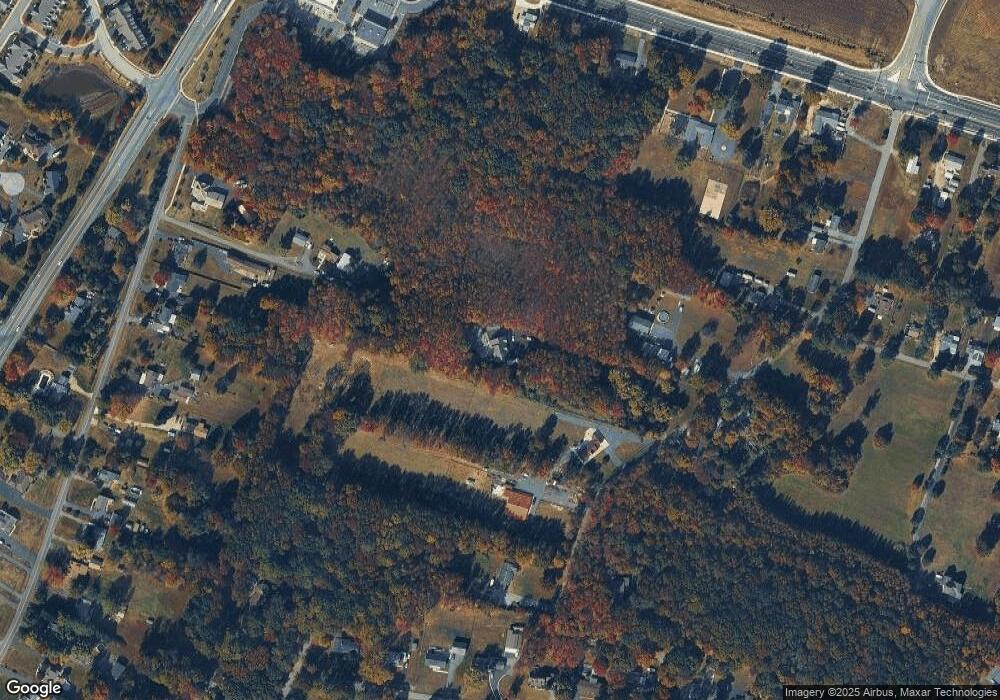 655 Connell Dr, Bear, DE 19701 - photo 1