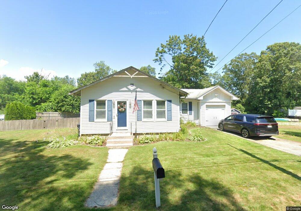 942 Cedar Swamp Rd, Warwick, RI 02889 - photo 1