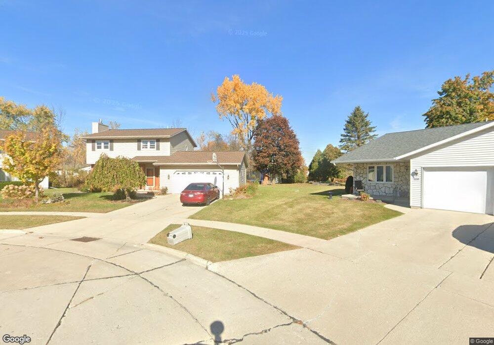 1728 Berge Ct, Manitowoc, WI 54220 - photo 1