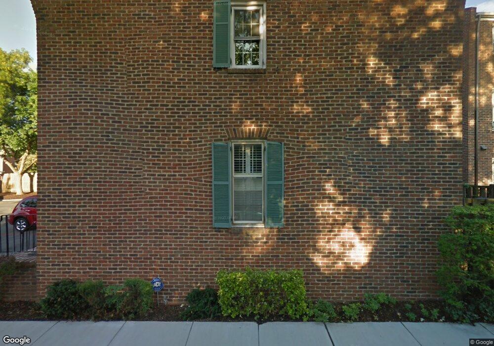 1314 Chetworth Ct, Alexandria, VA 22314 - photo 1